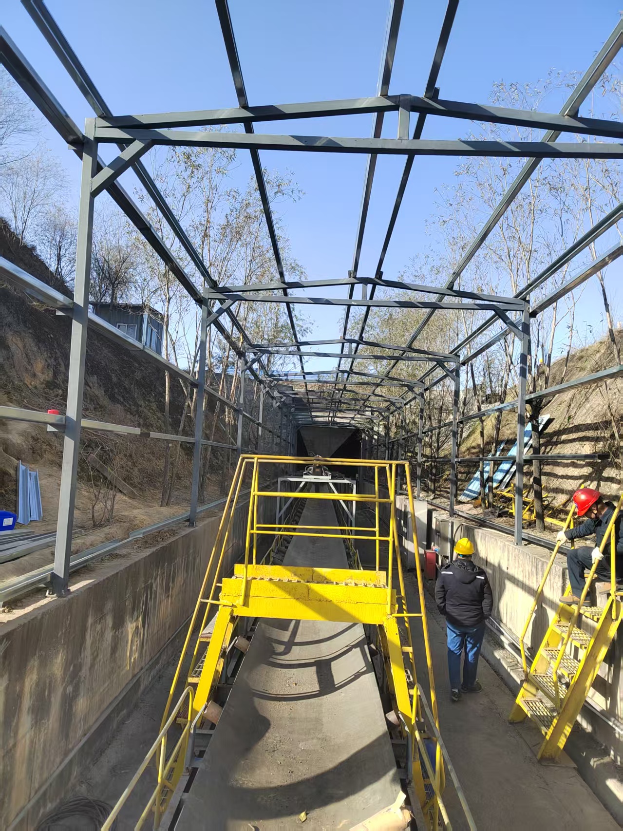 華能甘谷發電有限公司輸煤棧橋加固及彩板封閉項目